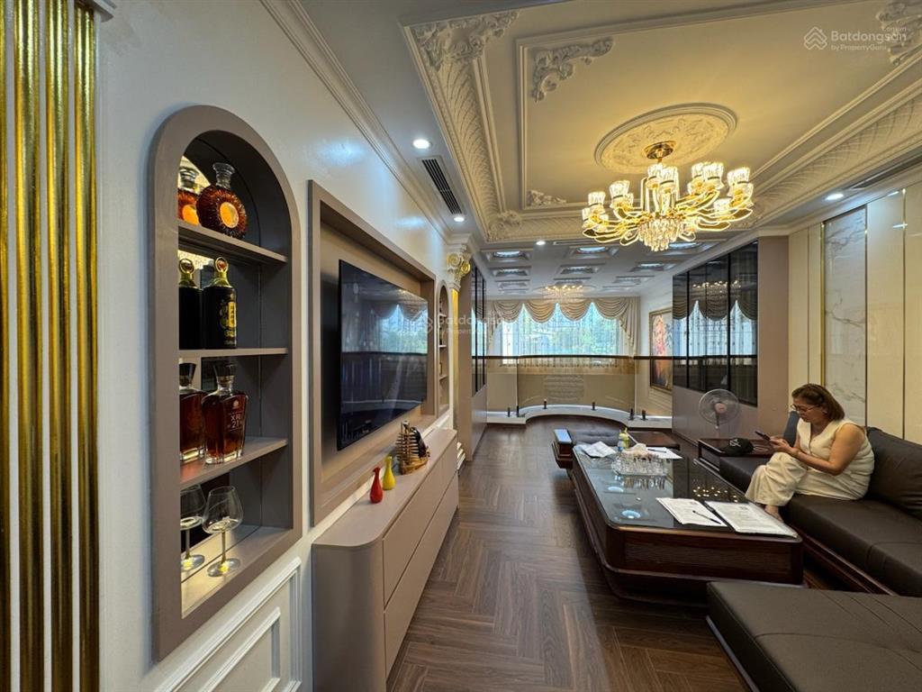 Mặt phố hồng tiến bồ đề 50m2  7 tầng thang máy  gara ô tô  kinh doanh  26,5 tỷ