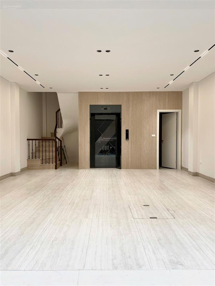 Nguyễn văn cừ 51m2  mt 6m  đường 7m  gara 2 ô tô  8 tầng thang máy nhà mới. giá 28.8 tỷ