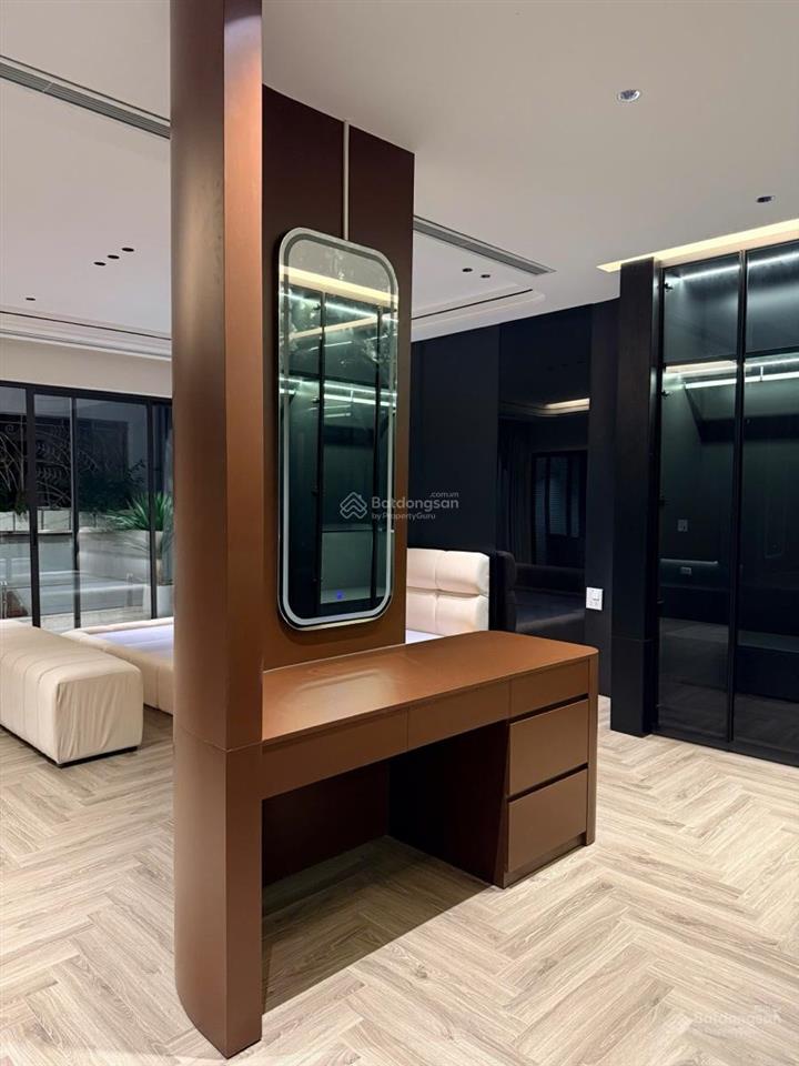 Nguyễn sơn, bồ đề 86m2  mt 7.65m  7 tầng thang máy  gara 2 ô tô  khu cán bộ hàng không  26 tỷ