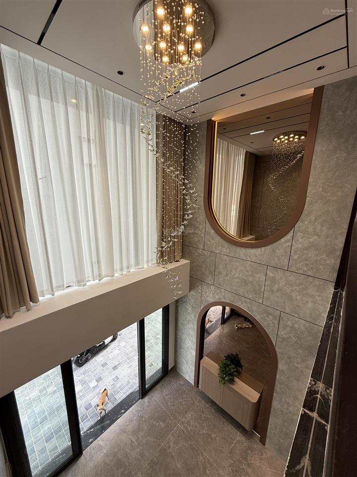 Ngọc thụy  6 tầng thang máy  full nội thất  cách ô tô 20m  14,8 tỷ