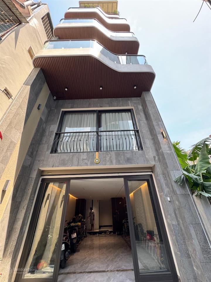 Ngọc thụy ô tô vào nhà  58m2  7 tầng thang máy  cách mặt phố nguyễn thế rục 10m.
