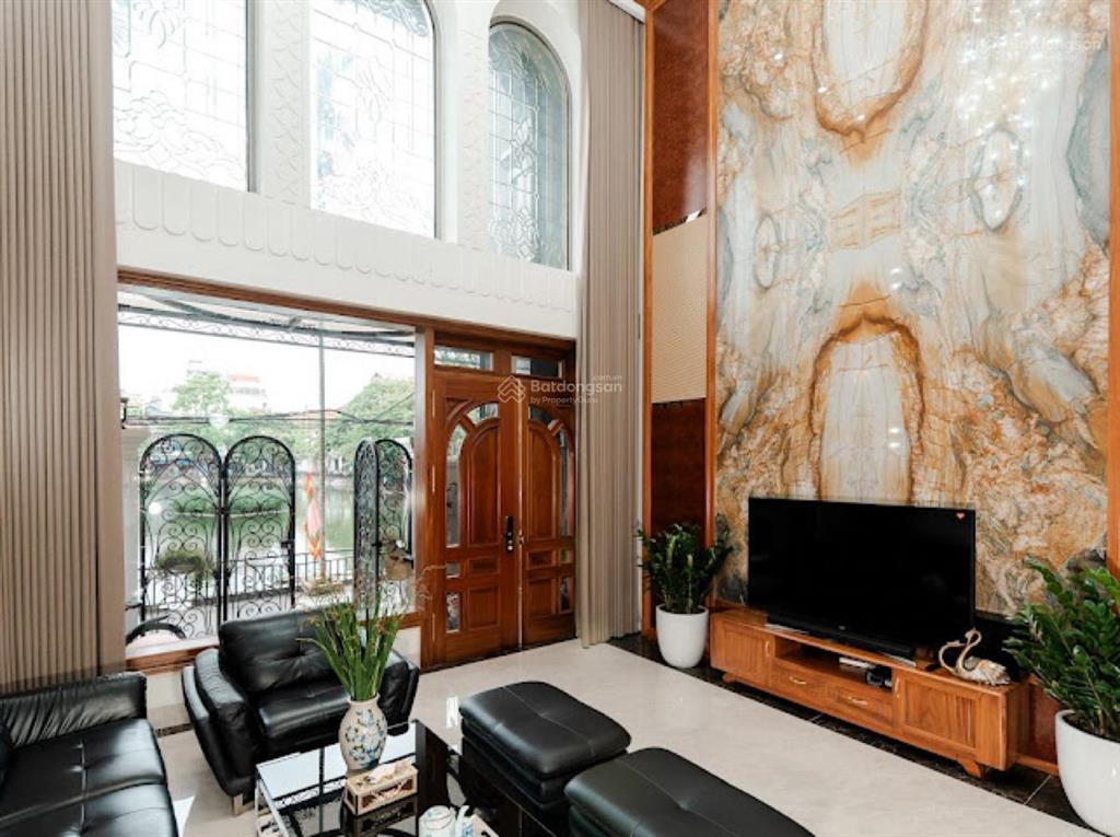 Bồ đề 100m2  view hồ  mt 6m  7 tầng thang máy  cách mặt phố ô tô tránh 15m.