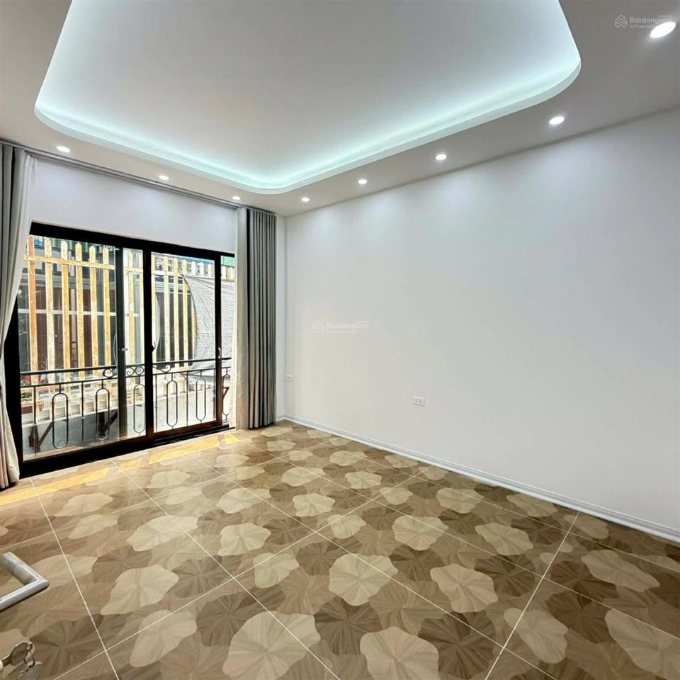 Đống đanhà mới 6 tầng thang máy 4 pn đủ công năng chỉ 10m ra ô tô