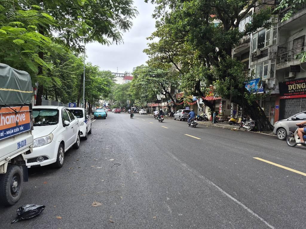 Bán đất tặng nhà cấp bon mặt phố đội cấngiá đầu tư
dt161,mt5m nở hậu