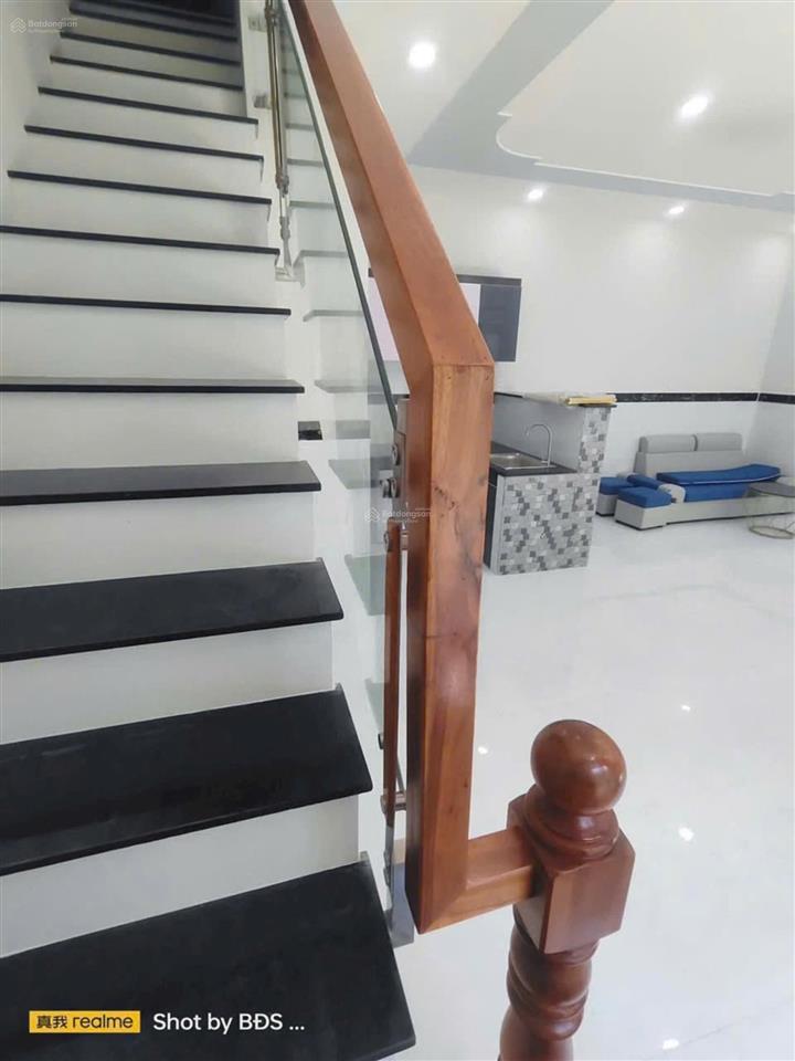 Nhà đẹp 2 tầng hxh quốc lộ 13 9tr/ tháng