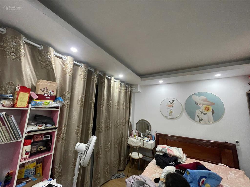 Bán căn hộ cc đẹp tại ct1 thạch bàn, 3,1 tỷ, 43 m2, nhiều tiện ích