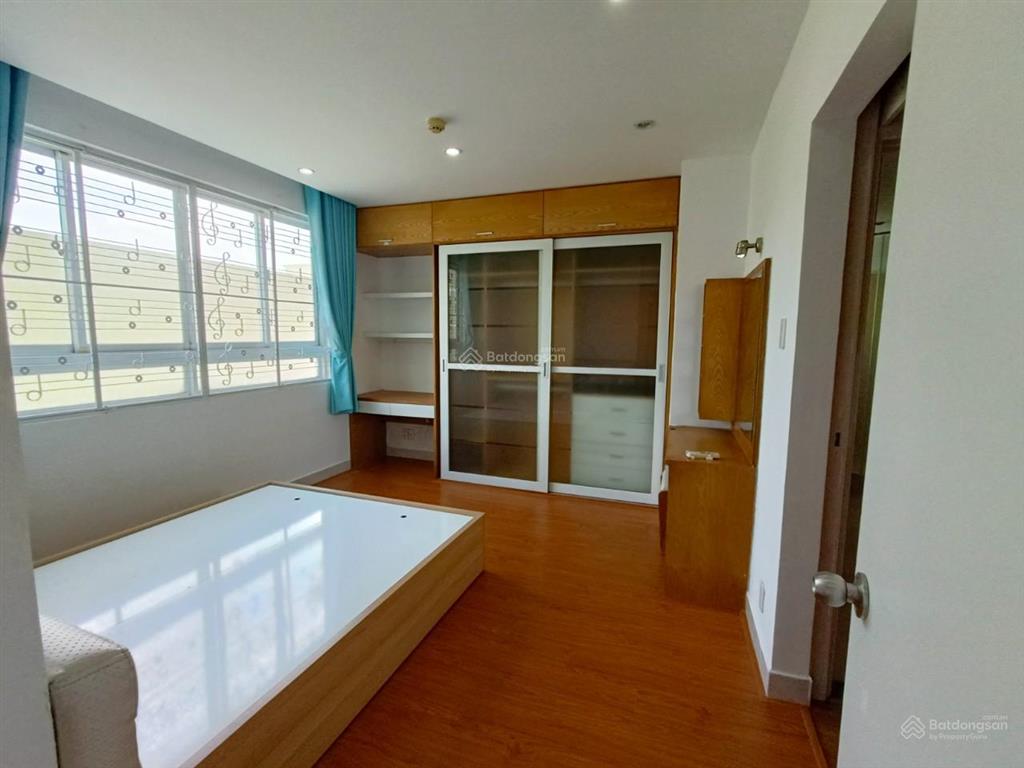 Bán chung cư cao cấp hùng vương plaza, quận 5  130m2, 3pn 3wc, view hồng bàng