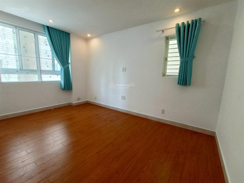 Bán chung cư cao cấp hùng vương plaza, quận 5  130m2, 3pn 3wc, view hồng bàng