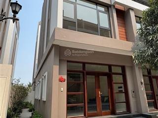 Gồng lãi cao chính chủ bán gấp xẻ khe nhật nguyệt 3 mặt thoáng gần vincom cực đẹp vinhomes cổ loa