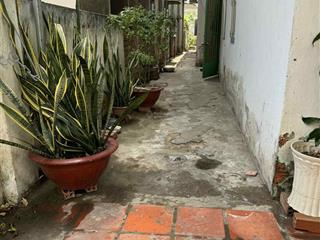 Diện tích 140.5m2 1 phòng khách, 2 phòng ngủ, 1 bếp, 2 wc. sổ đỏ chính chủ. giá bán 45tr/m2.