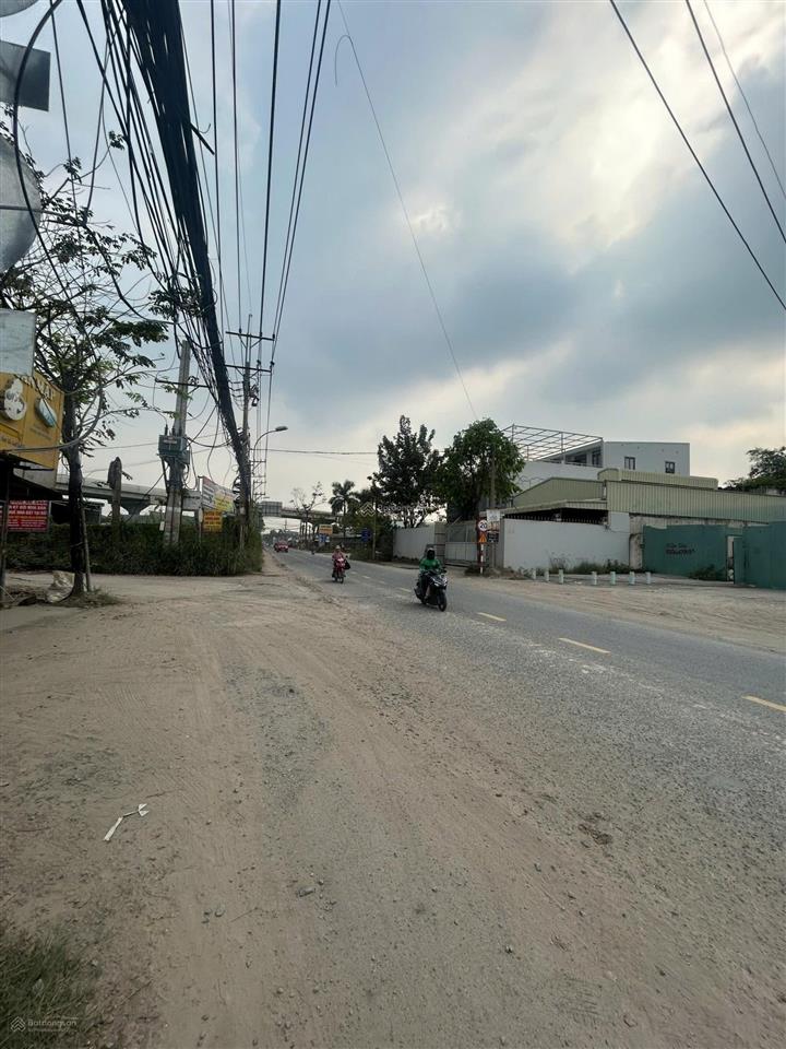 Bán nhà góc 2mt nguyễn xiển, tp. thủ đức dt 30x82m full thổ cư giá 160 tỷ.  0901 488 ***
