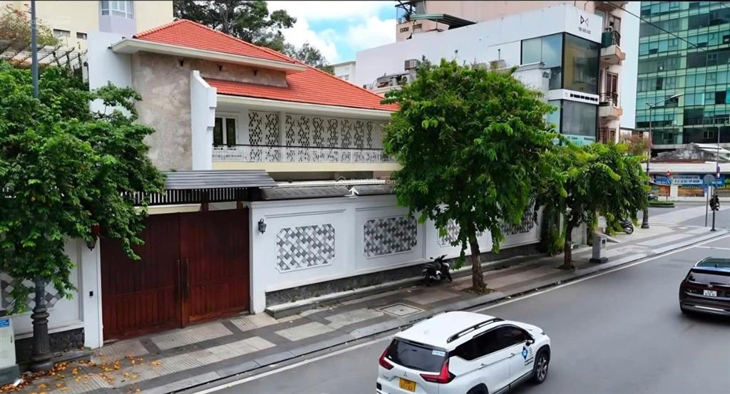 Bán nhà 2 tầng đường điện biên phủ, phường 10, quận 10 dt 18x25m  nở hậu 23m giá 70 tỷ tl