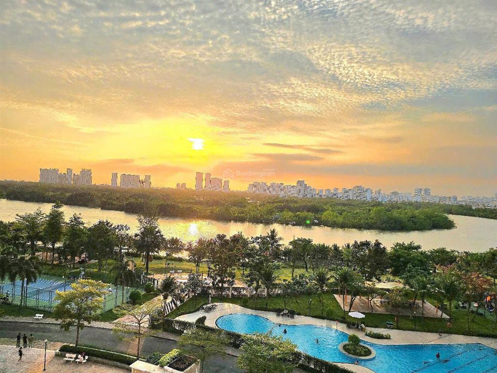 Bán căn hộ riverside residence view trực diện sông dt 146m2 bán giá đầu tư 14 tỷ