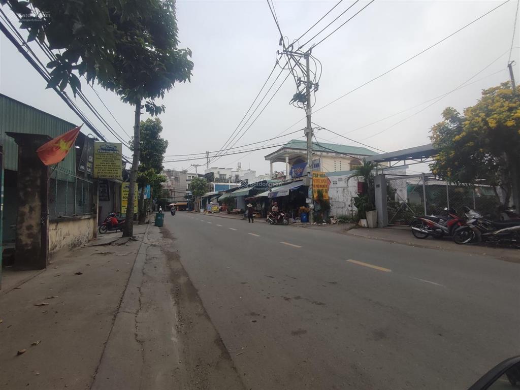 Hiếm  bán nhà 2 tầng đường huỳnh thị hai  oto đậu ngay cửa  khu dân trí cao  sổ riêng sang tên