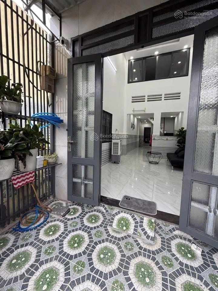 Hiếm  bán nhà 2 tầng đường huỳnh thị hai  oto đậu ngay cửa  khu dân trí cao  sổ riêng sang tên