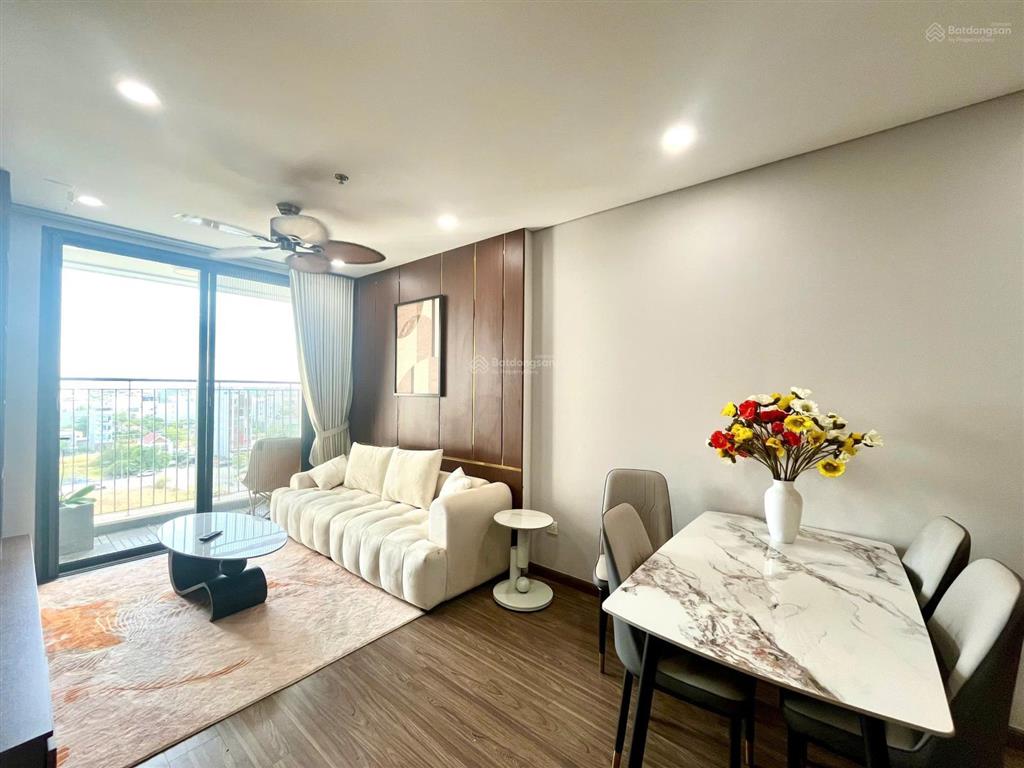 Bán căn hộ fpt 2pn tầng cao view biển full nội thất xịn sò.