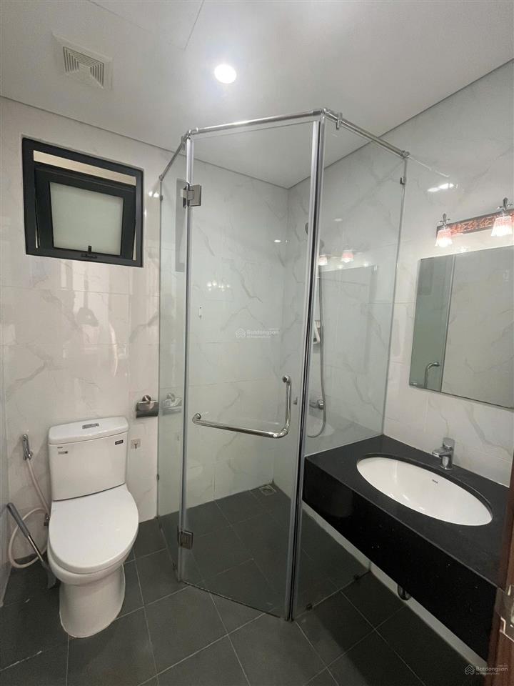 Bán căn hộ fpt 2pn tầng cao view biển full nội thất xịn sò.