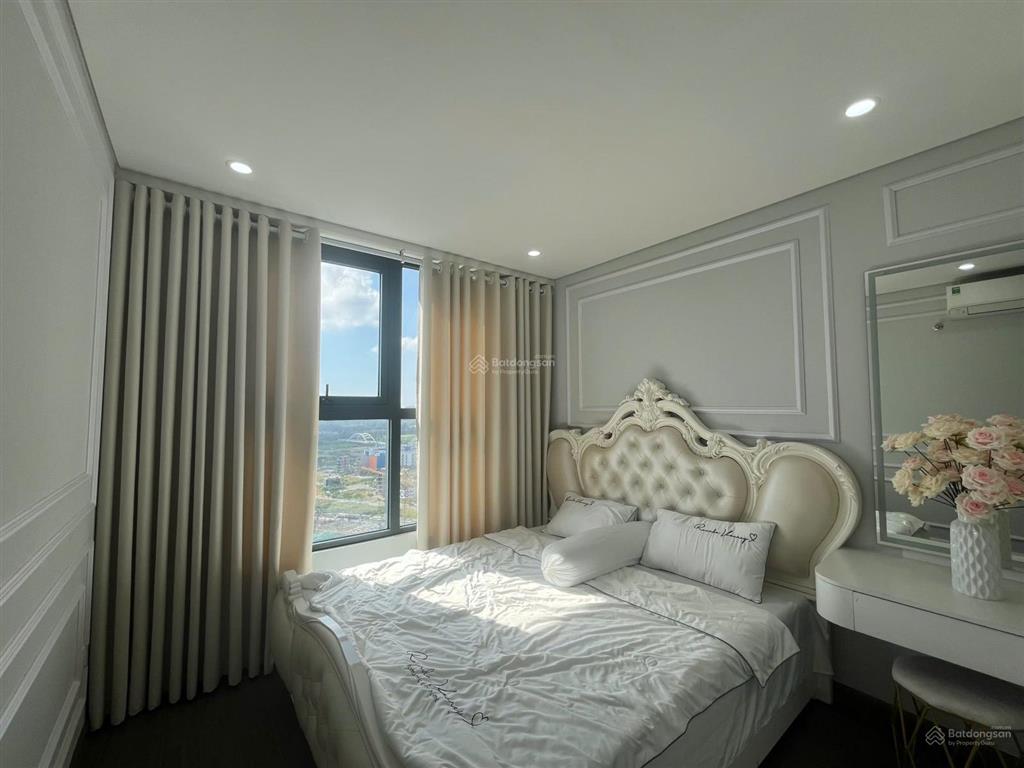 Bán căn hộ fpt 2pn tầng cao view biển full nội thất xịn sò.
