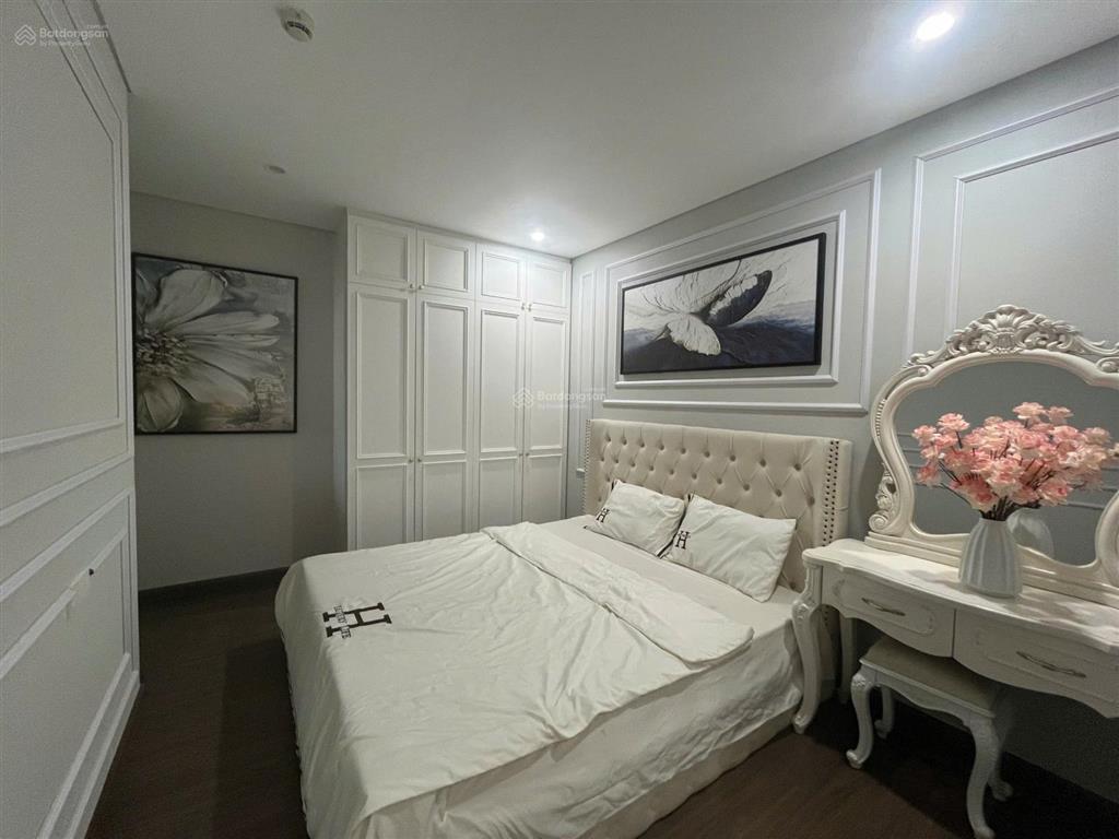 Bán căn hộ fpt 2pn tầng cao view biển full nội thất xịn sò.