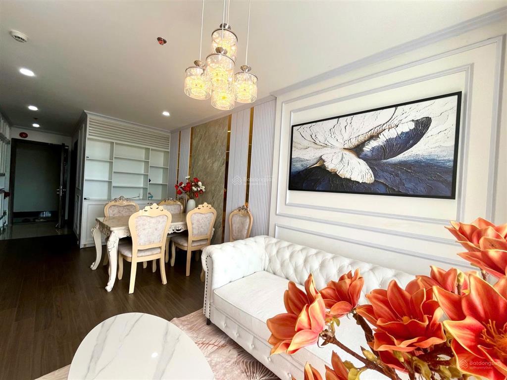 Bán căn hộ fpt 2pn tầng cao view biển full nội thất xịn sò.