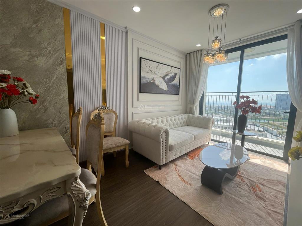 Bán căn hộ fpt 2pn tầng cao view biển full nội thất xịn sò.