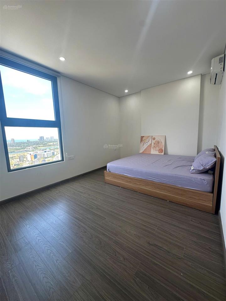 Cần bán căn góc 2pn tầng cao view biển căn hộ fpt plaza2
