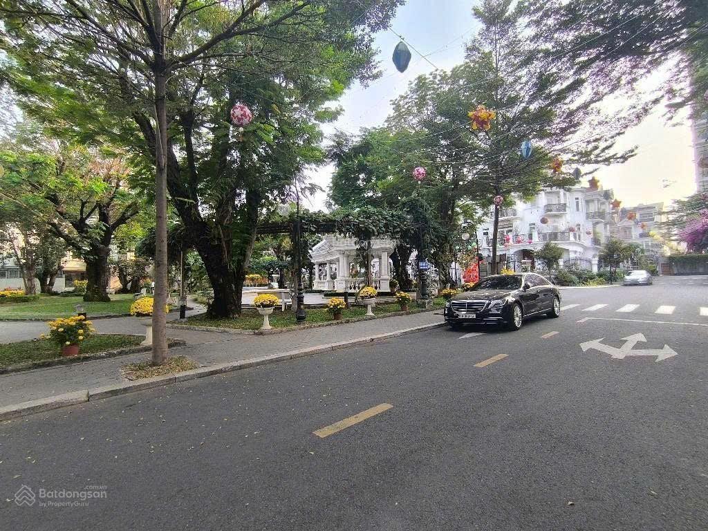 Biệt thự 9 x 20 full nội thất cao cấp trị giá 20 tỷ, cityland garden hills (khu emart), gò vấp