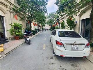 Bán gấp nhà riêng 4 tầng,đừơng nhựa xe hơi, 6,8 tỷ, 68 m2,4 pn