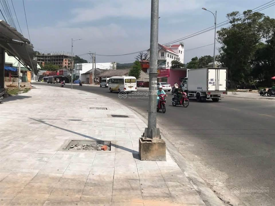 Bán đất mặt tiền trần hưng đạo giá đầu tư. giá tốt khu vực.