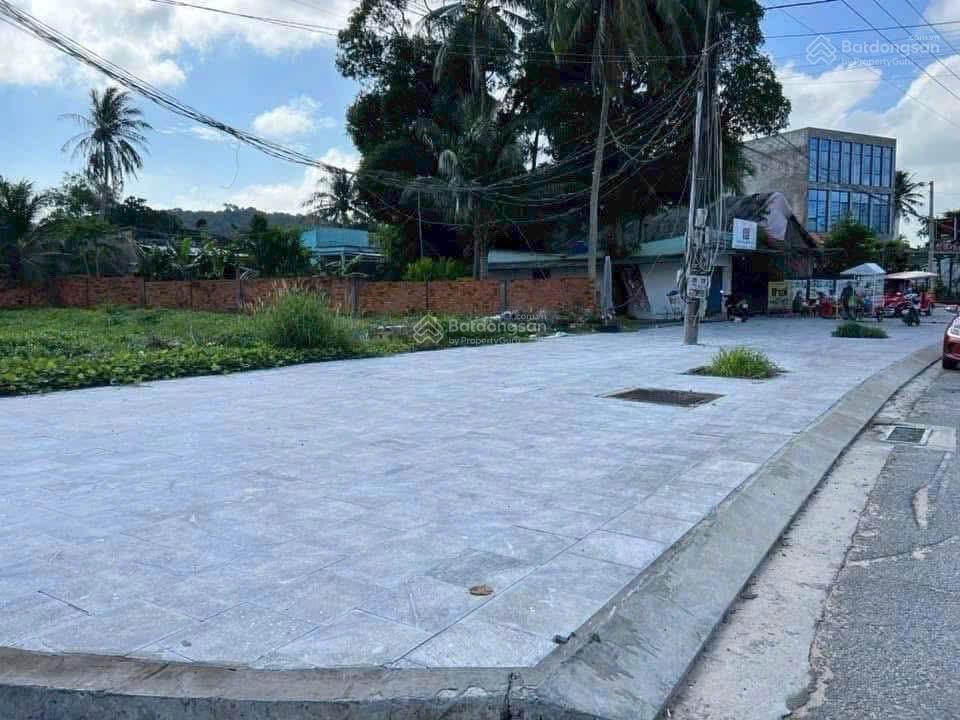 Bán đất mặt tiền trần hưng đạo giá đầu tư. giá tốt khu vực.