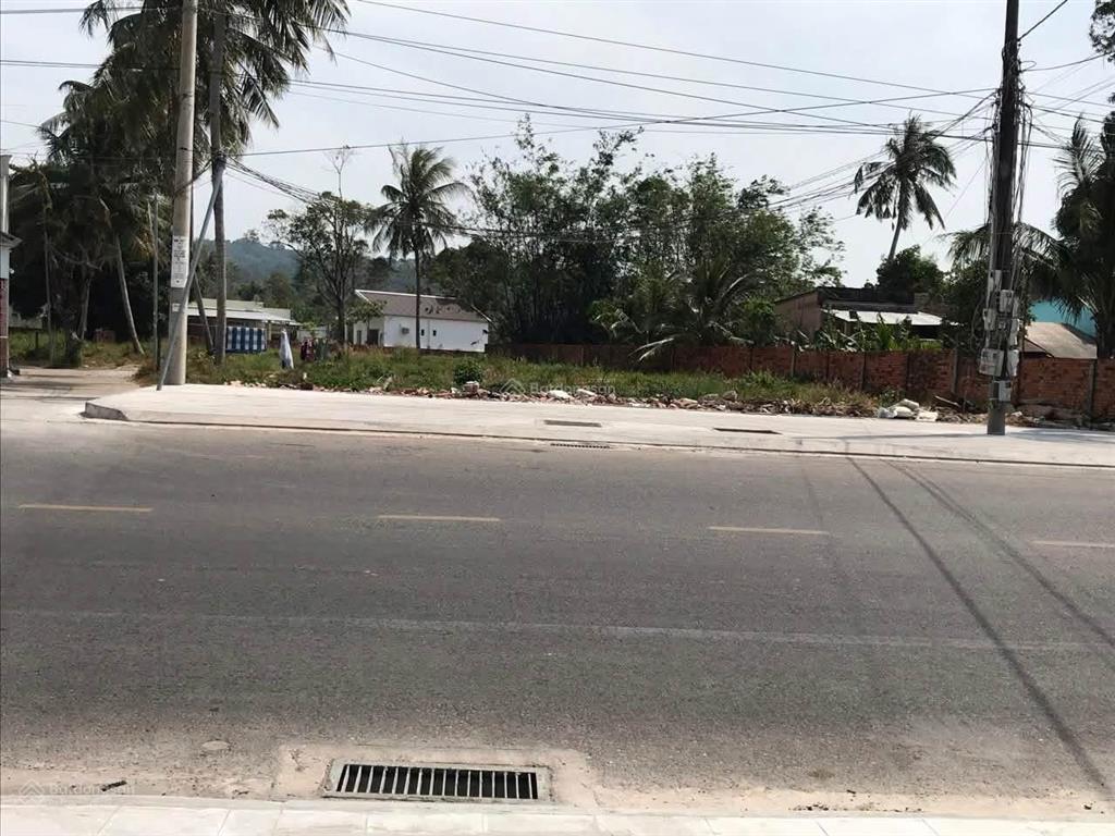 Bán đất mặt tiền trần hưng đạo giá đầu tư. giá tốt khu vực.