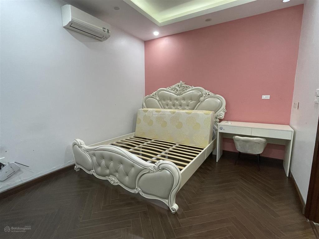 Cho thuê nhà nguyên căn mặt phố lớn nguyễn văn cừ  thang máy  full nội thất  gara ô tô  vỉa hè