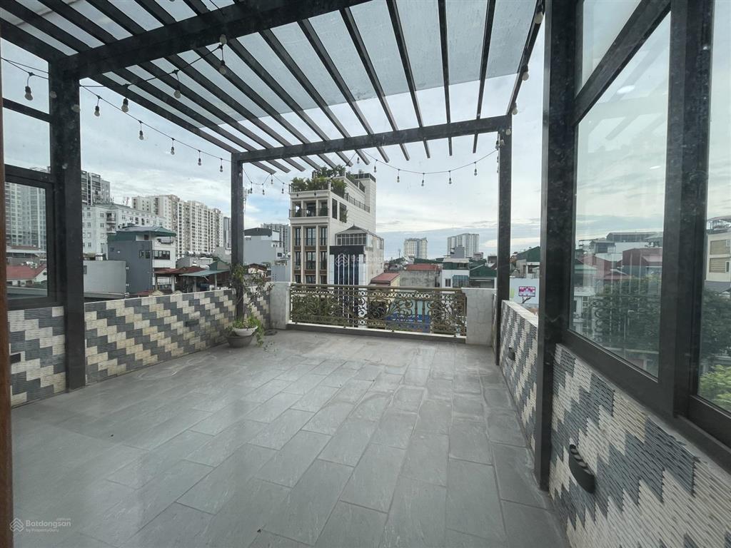 Cho thuê nhà nguyên căn mặt phố lớn nguyễn văn cừ  thang máy  full nội thất  gara ô tô  vỉa hè