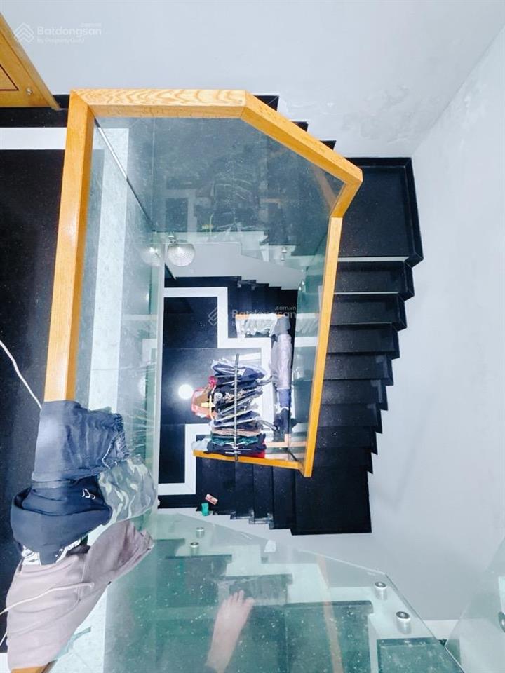 Ngộp bank giảm 1 tỷ  bán nhà xóm chiếu quận 4  5 tầng  60m2  7 tỷ nhỉnh  bề ngang 7m