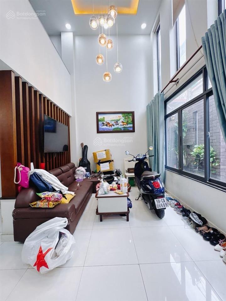 Ngộp bank giảm 1 tỷ  bán nhà xóm chiếu quận 4  5 tầng  60m2  7 tỷ nhỉnh  bề ngang 7m