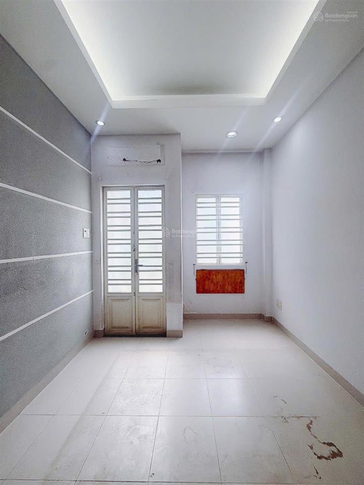 Bán nhà tôn đản quận 4  5 tầng  21m2  3 tỷ nhỉnh  sát mặt tiền