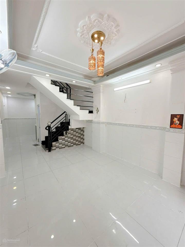 Bán nhà nguyễn khoái quận 4  3 tấm đúc  30m2  3 tỷ nhỉnh  khu dân trí cao an ninh
