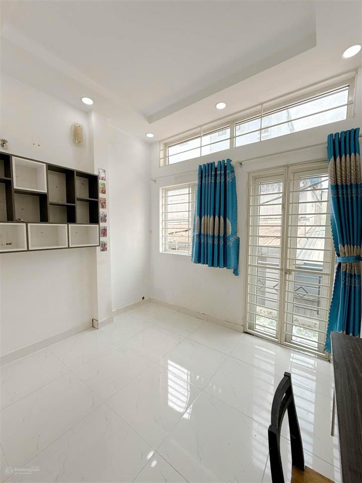 Bán nhà nguyễn khoái quận 4  3 tấm đúc  30m2  3 tỷ nhỉnh  khu dân trí cao an ninh