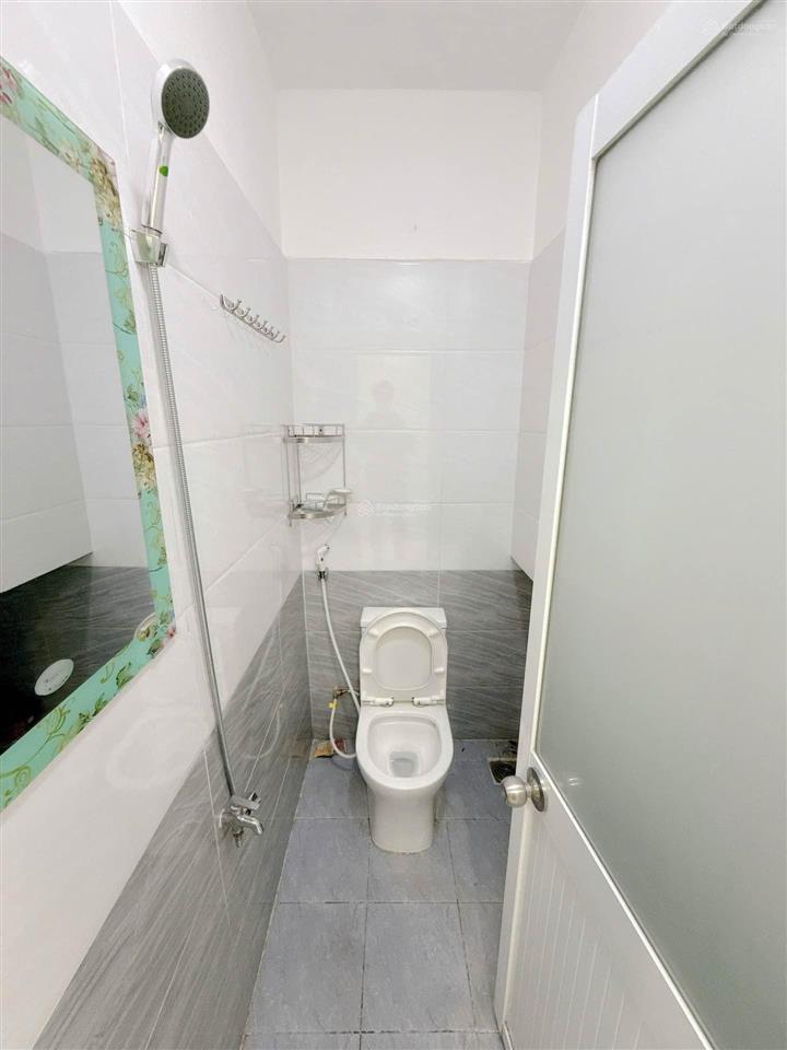 Bán nhà nguyễn khoái quận 4  3 tấm đúc  30m2  3 tỷ nhỉnh  khu dân trí cao an ninh