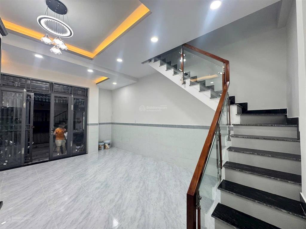 Bán nhà tôn đản quận 4  bề ngang 4m  3 tỷ  28m2  nhà mới dọn vào ở ngay