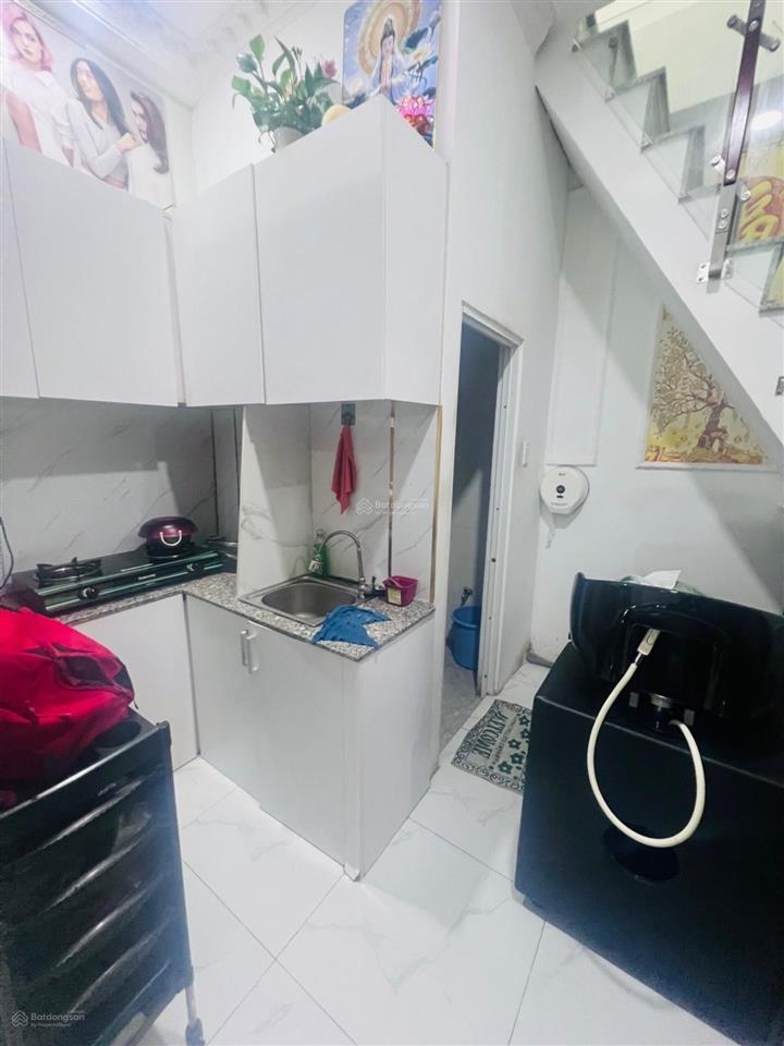 Bán nhà nguyễn khoái quận 4  26m2  2 tầng  chỉ 3 tỷ  hẻm rộng 4m tiện kinh doanh