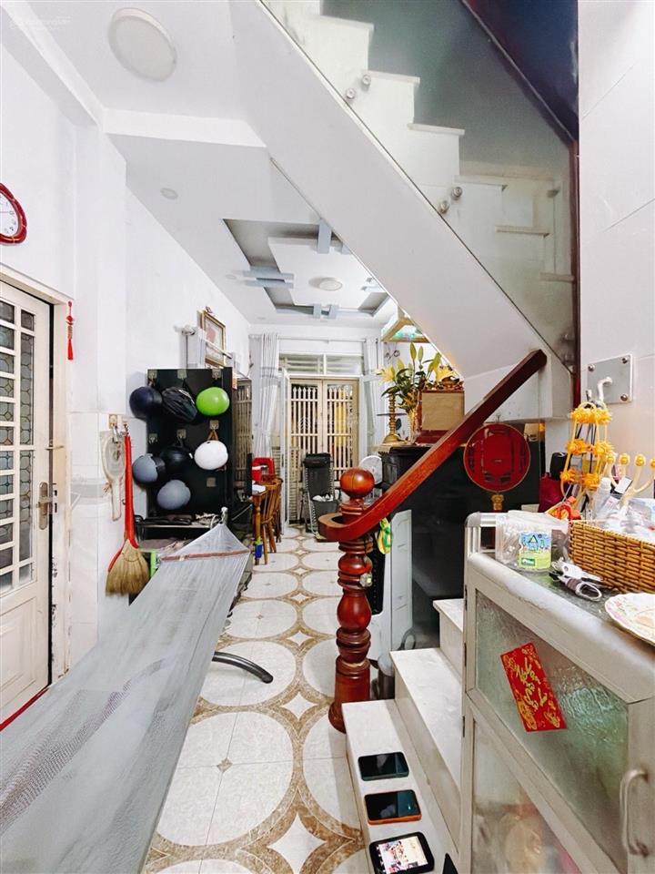 Bán nhà hoàng diệu quận 4  21m2  2 tấm đúc  2 tỷ nhỉnh  hẻm 4m thông