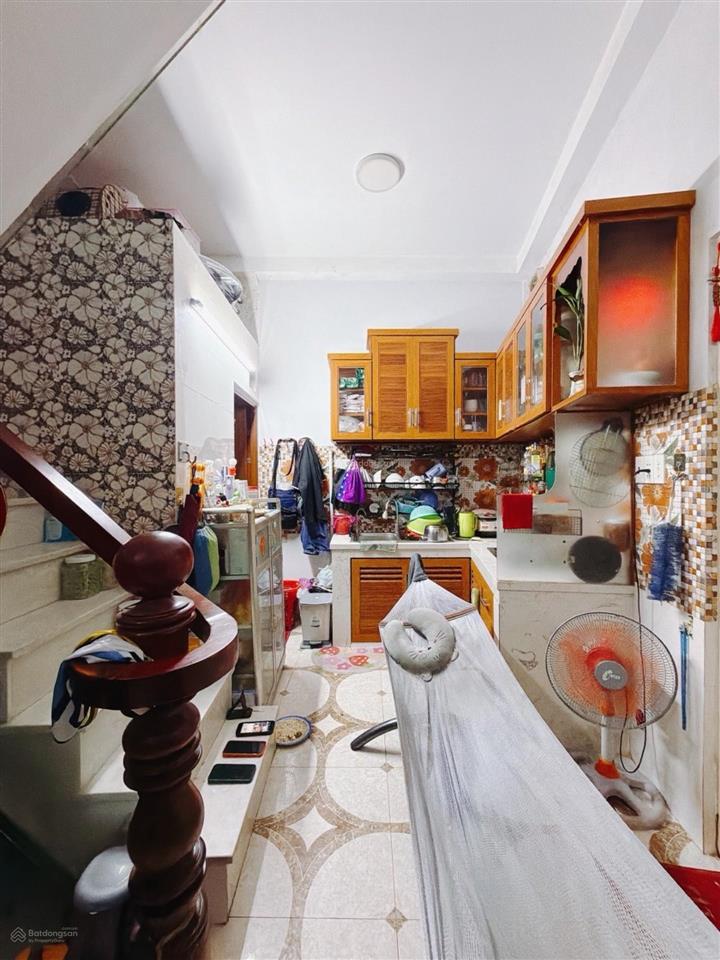 Bán nhà hoàng diệu quận 4  21m2  2 tấm đúc  2 tỷ nhỉnh  hẻm 4m thông