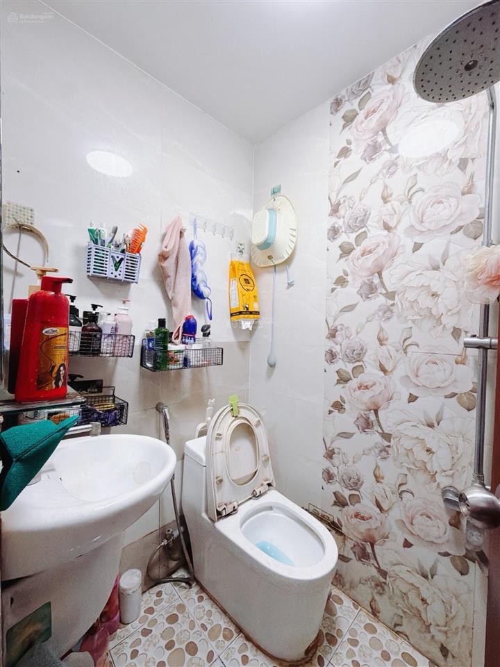 Bán nhà hoàng diệu quận 4  21m2  2 tấm đúc  2 tỷ nhỉnh  hẻm 4m thông