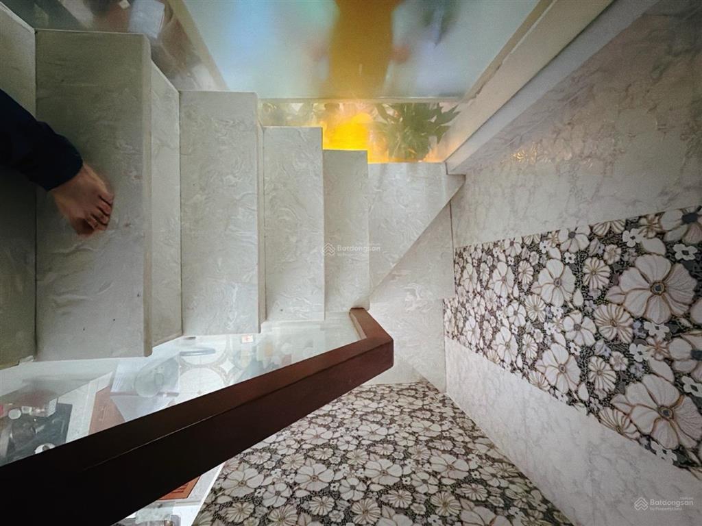 Bán nhà hoàng diệu quận 4  21m2  2 tấm đúc  2 tỷ nhỉnh  hẻm 4m thông