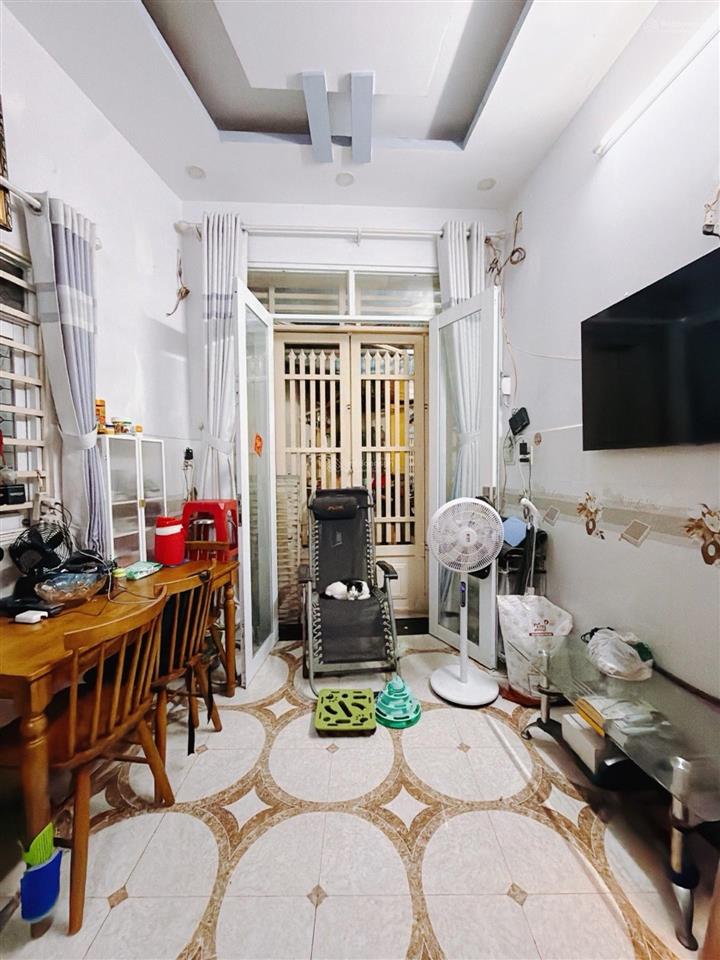 Bán nhà hoàng diệu quận 4  21m2  2 tấm đúc  2 tỷ nhỉnh  hẻm 4m thông