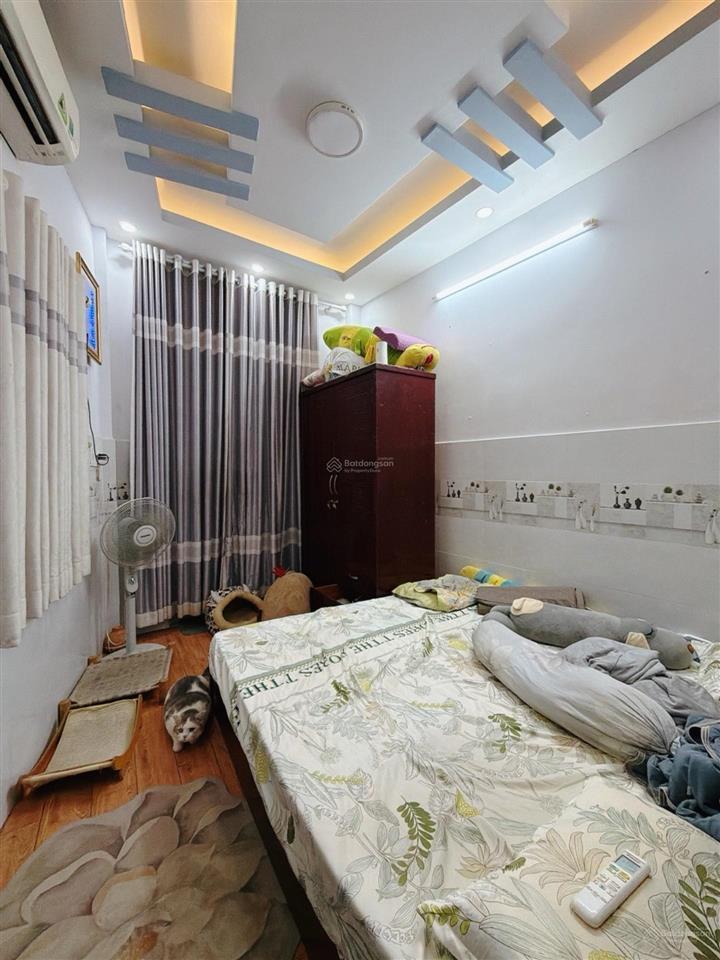 Bán nhà hoàng diệu quận 4  21m2  2 tấm đúc  2 tỷ nhỉnh  hẻm 4m thông
