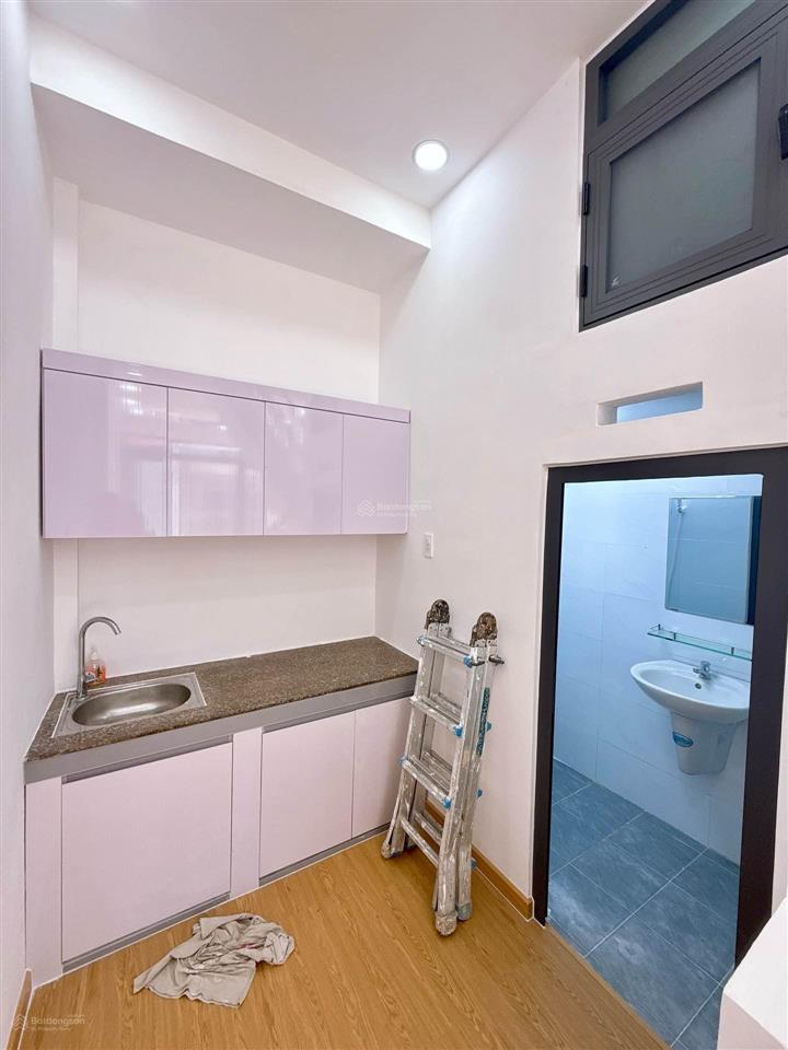 Bán nhà tôn thất thuyết quận 4  28m2  2 tầng đúc  2 tỷ nhỉnh  nhà mới dọn vào ở ngay