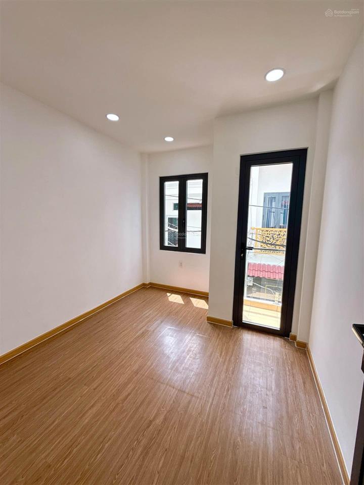 Bán nhà tôn thất thuyết quận 4  28m2  2 tầng đúc  2 tỷ nhỉnh  nhà mới dọn vào ở ngay