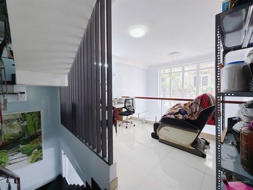 Bán nhà hoàng diệu quận 4  5 tầng  50m2  chỉ 6 tỷ nhỉnh  hẻm ôtô  khu dân trí cao an ninh